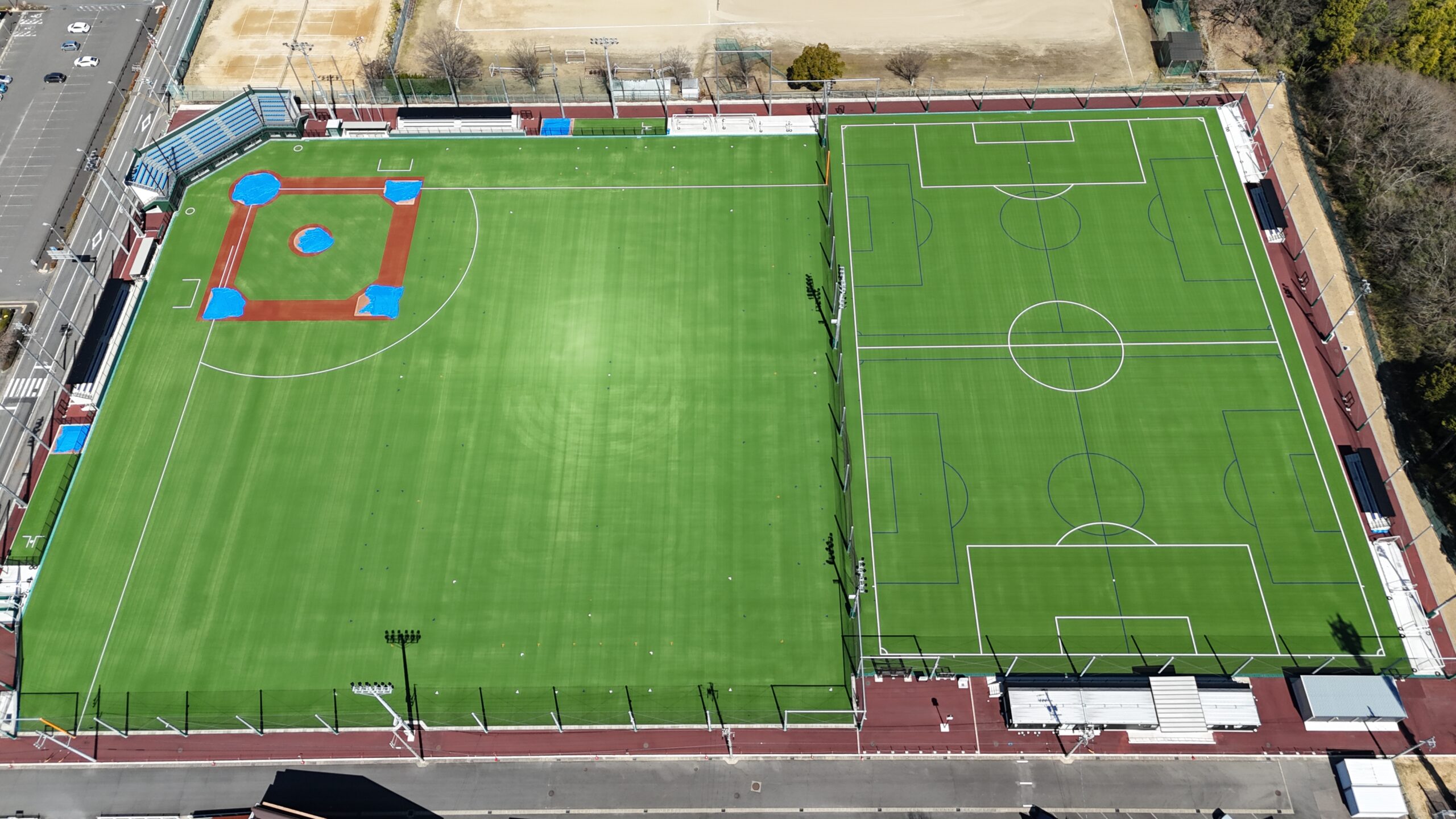 可児市運動公園グラウンド人工芝整備工事